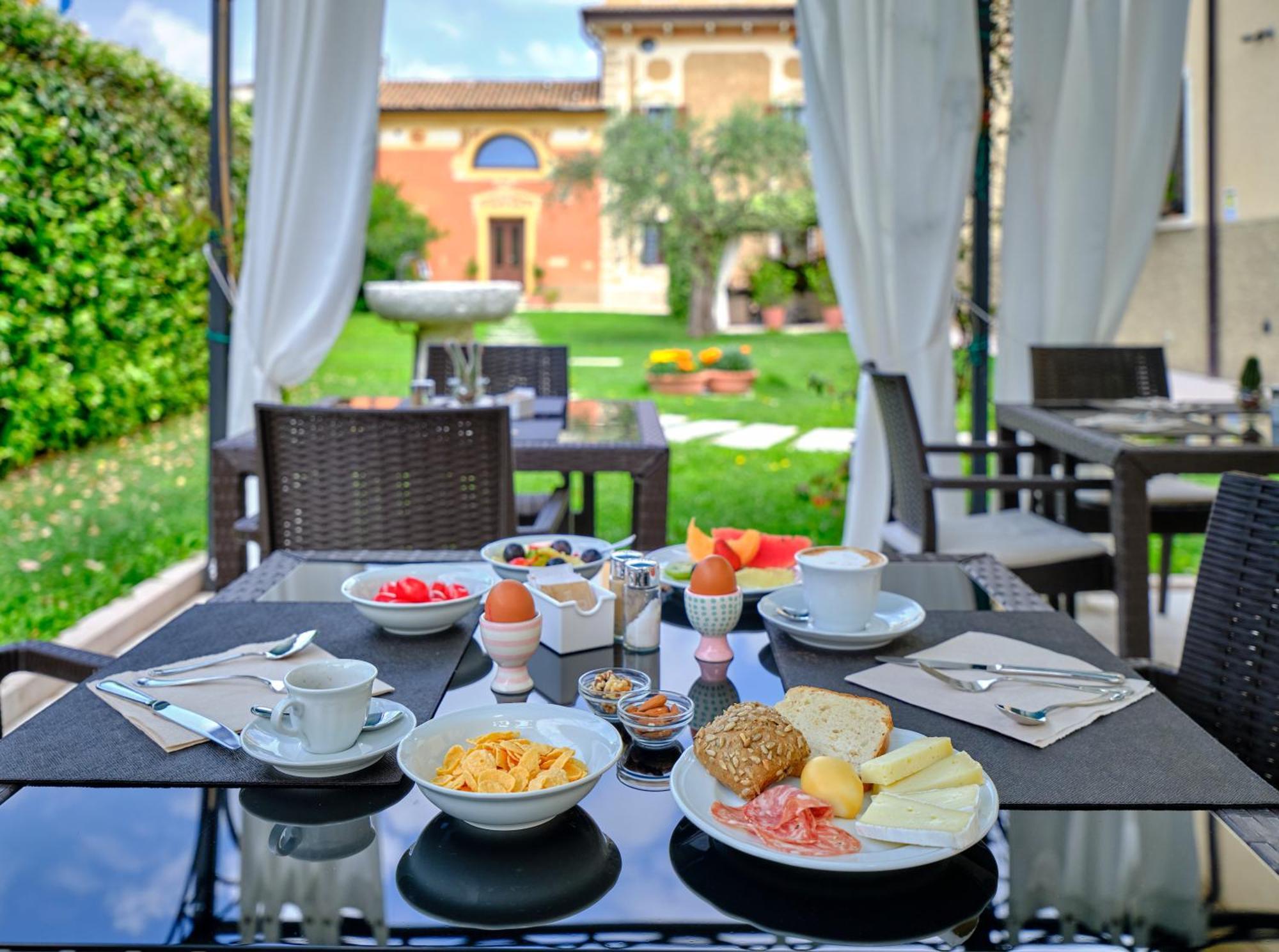 Villa Padovani Relais De Charme - Adults Only Pastrengo Luaran gambar
